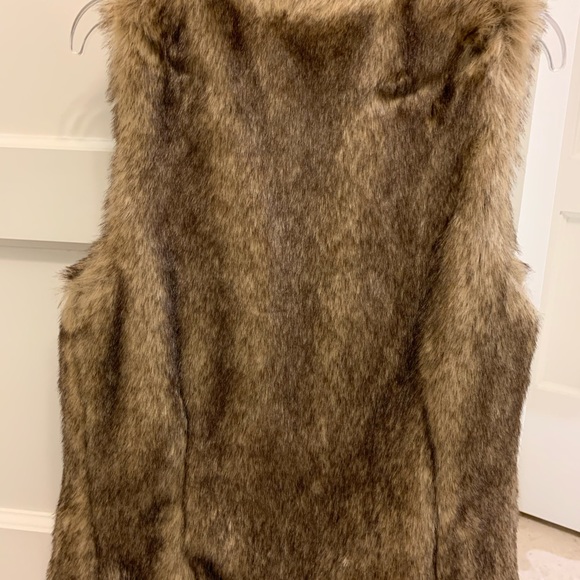 ✨FLASH SALE✨ Faux fur vest - Picture 5 of 5